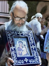 With the Hawaiian-Iveron Myrrh-streaming Icon of the Mother of God